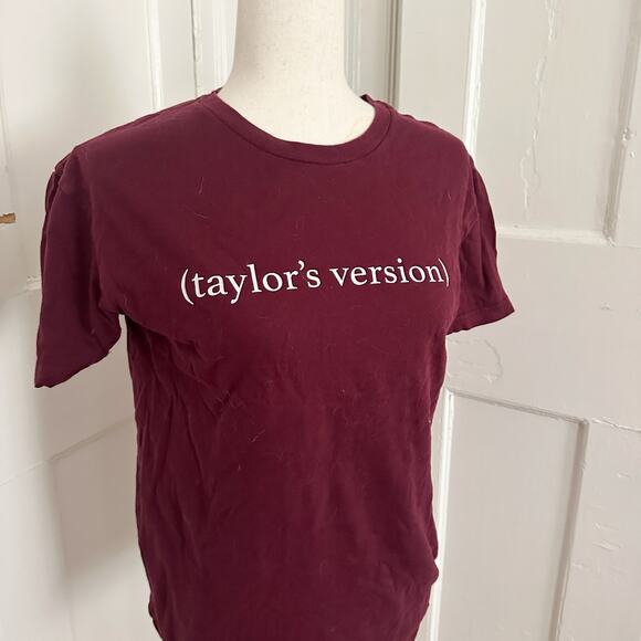 Taylor Swift Taylor’s Version Shirt Size Small - Picture 2 of 4